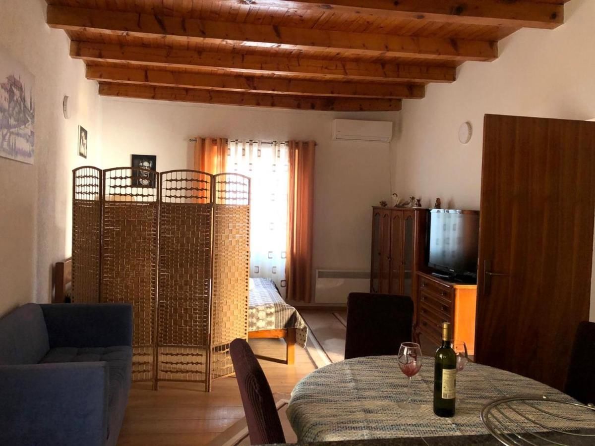 Проживание в семье Dino’s House Улцинь-6