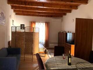 Проживание в семье Dino’s House Улцинь-2